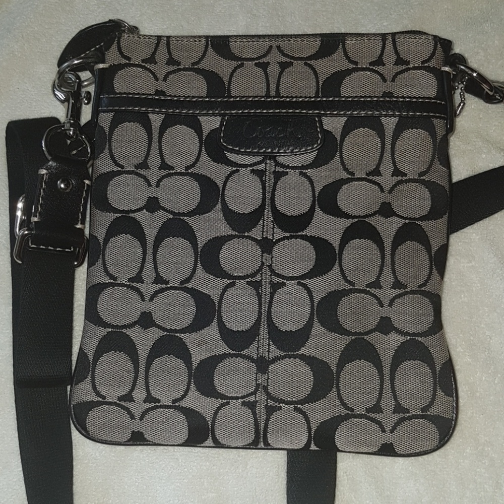 *SOLD*Coach Signature Crossbody Handbag